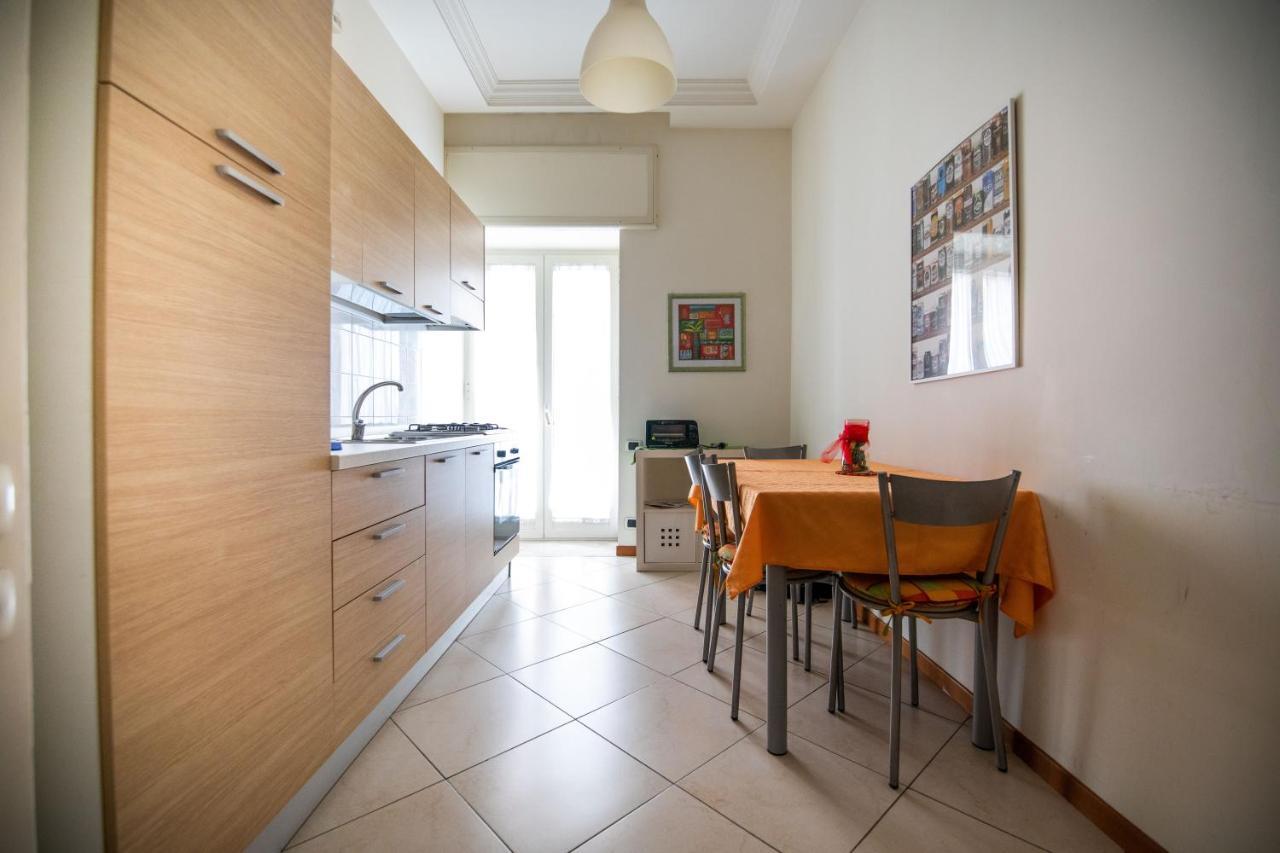 Appartamenti Le Gemme Napoli Bagian luar foto